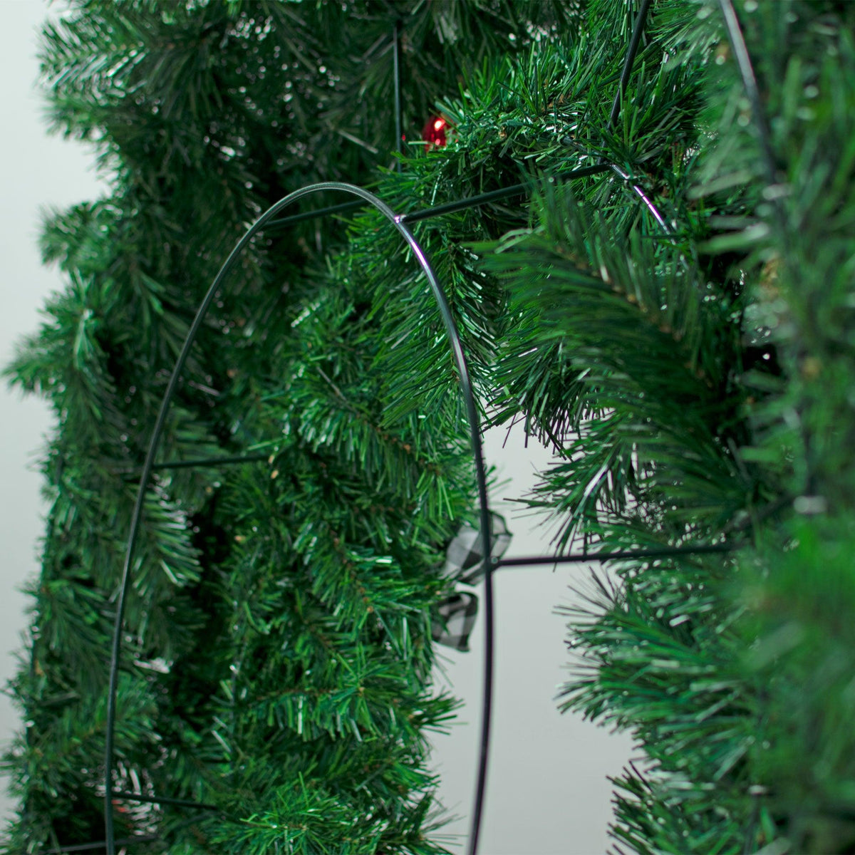 Lee Display's brand new and custom-designed 4FT Un-Lit Premier Pine Fir Christmas Wreaths available for purchase, rent, and installation services at leedisplay.com